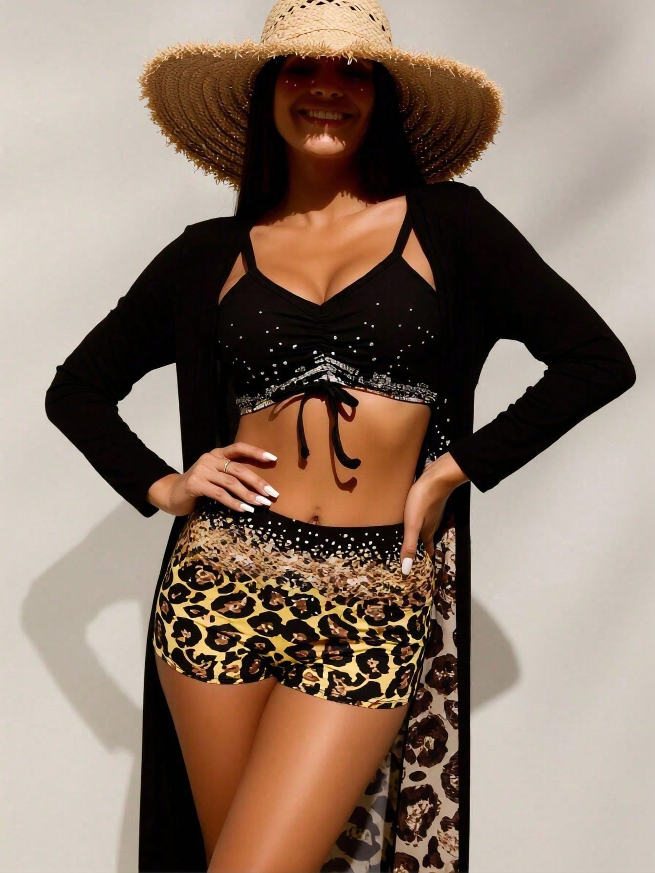 Shorts - Atasan Bikini Wanita Hitam Berhias Berlian