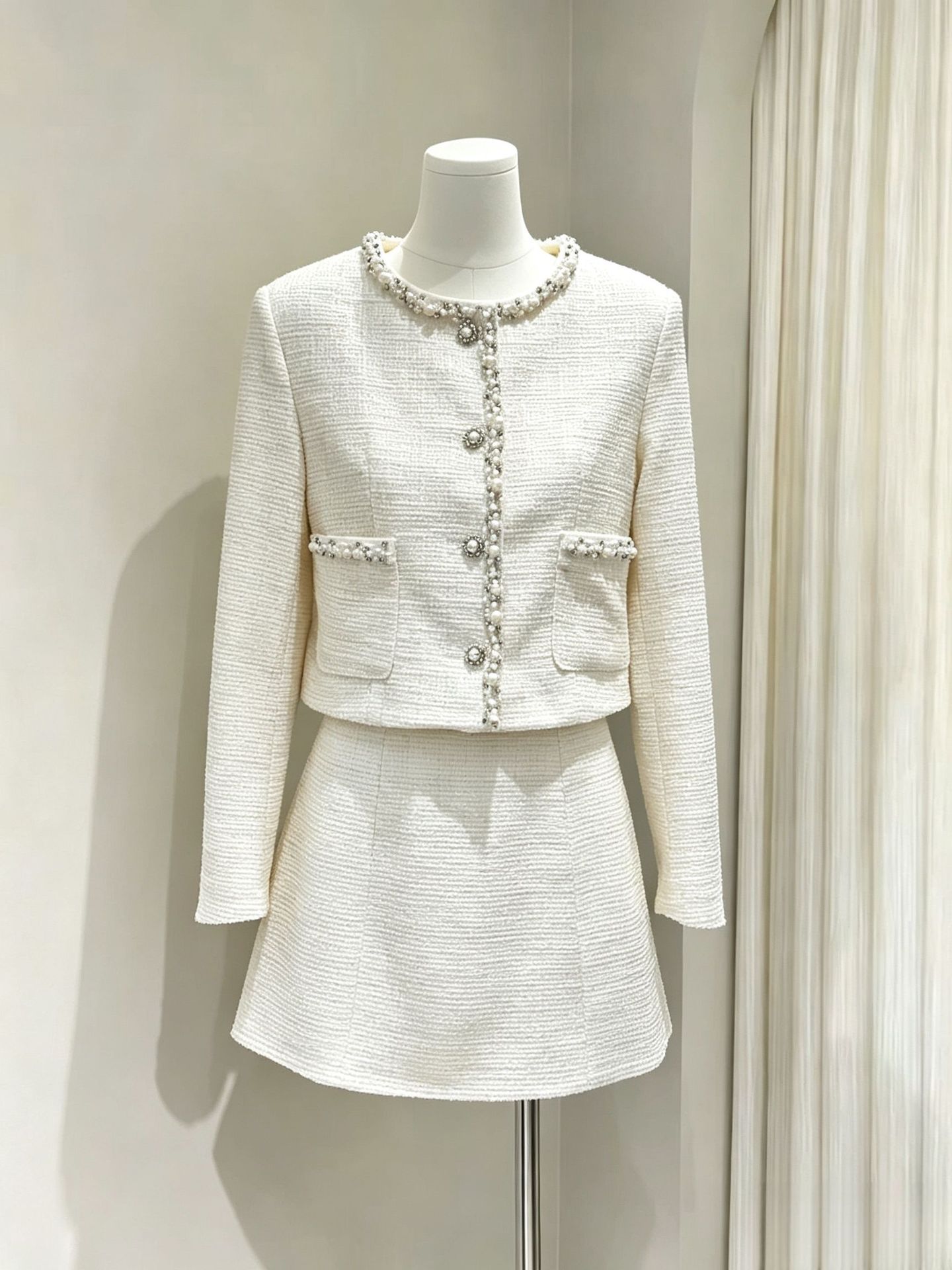 Jackets - Setelan Jaket Dua Potong Wanita, Gaun