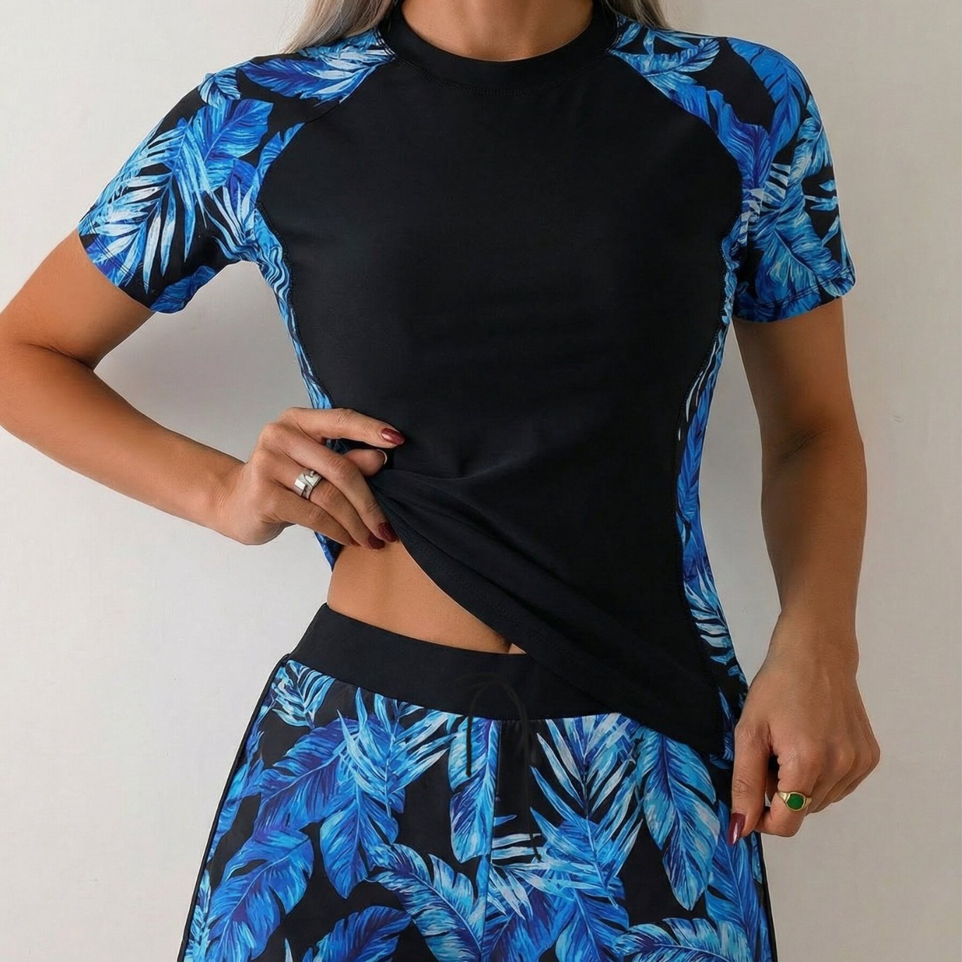 Tankini Wanita dengan Celana P - Shorts ulasan dan harga